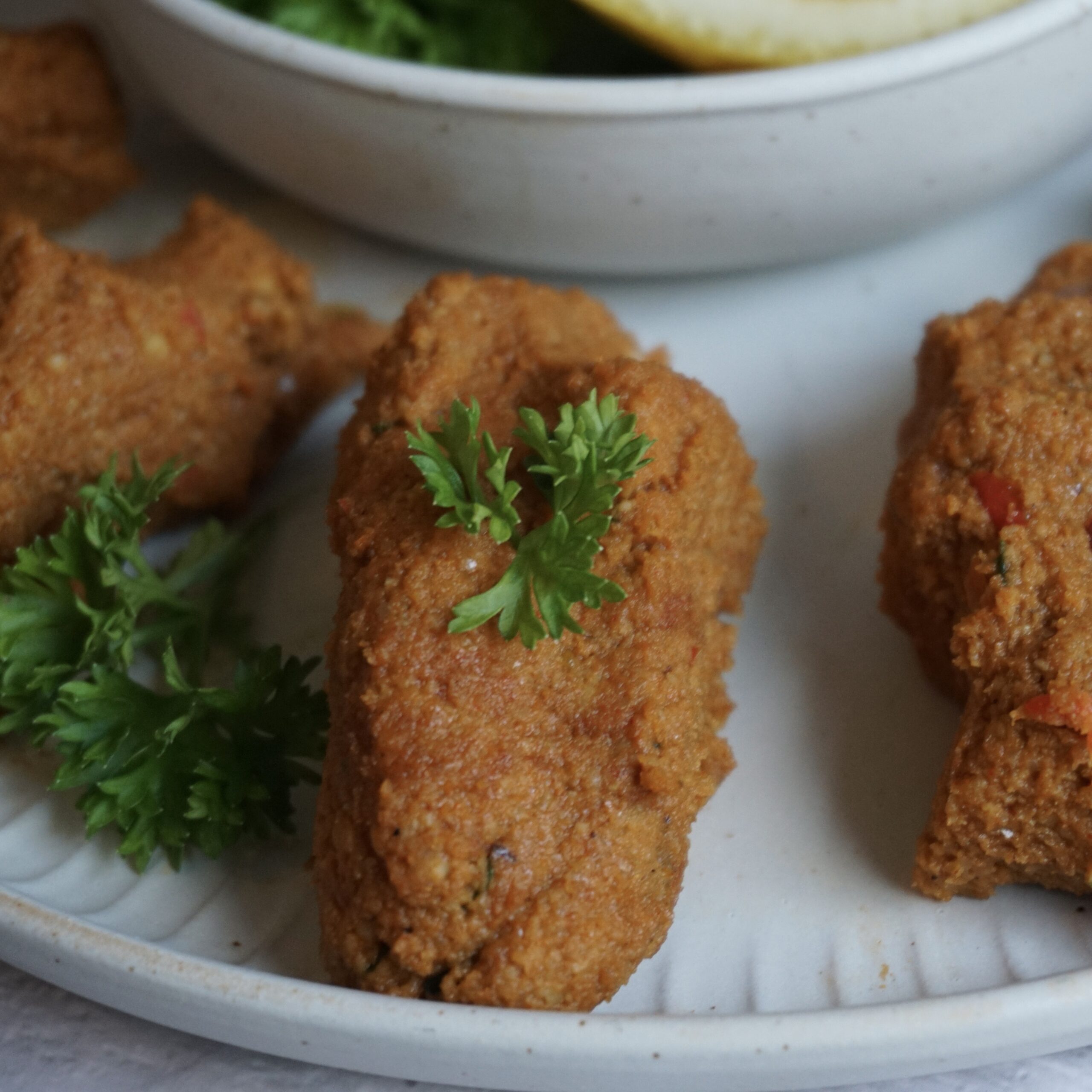 Low Carb Cigköfte mit Petersilie