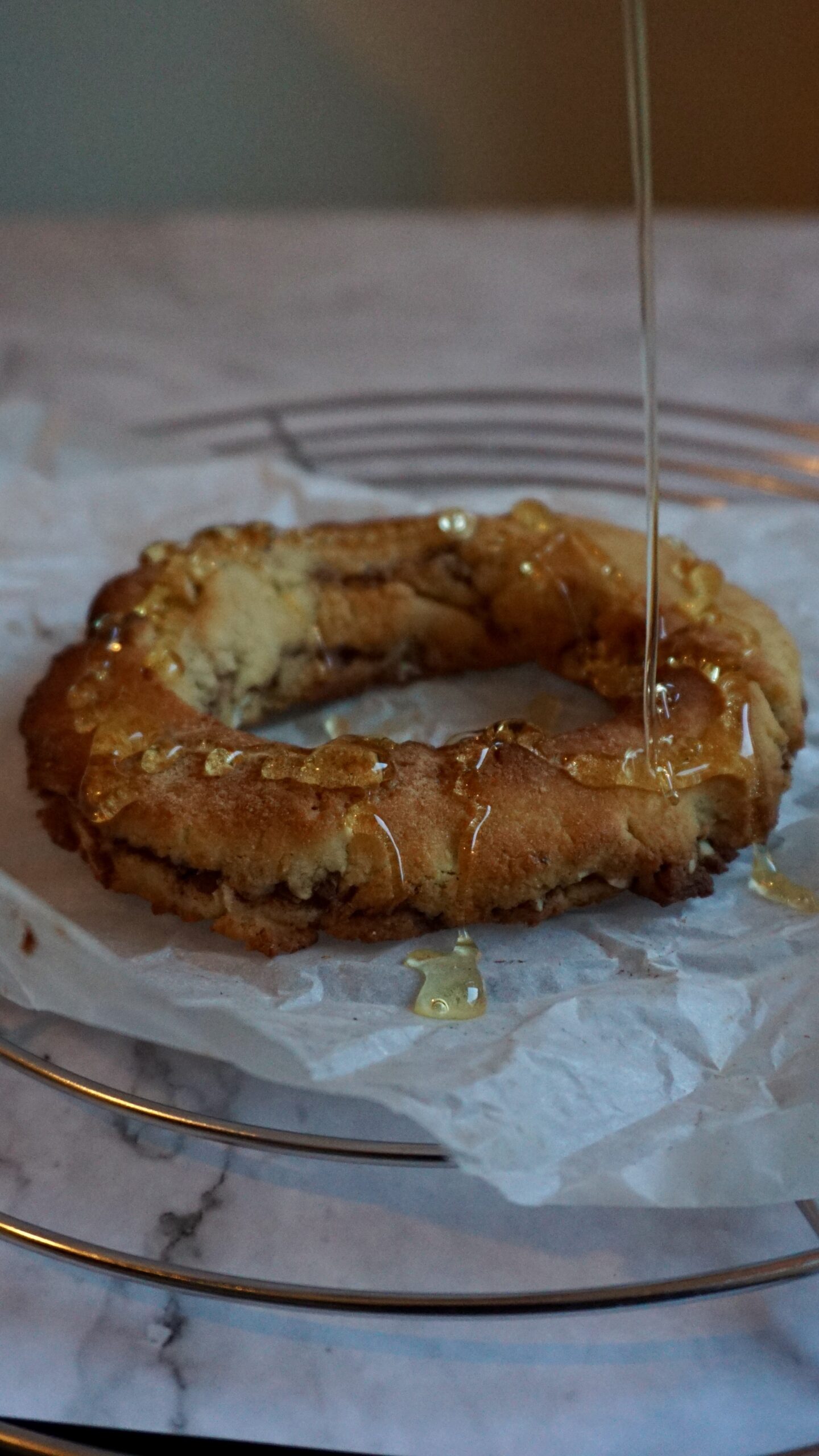 ketogene Mandel-Zimtkringel Low Carb Quarktasche